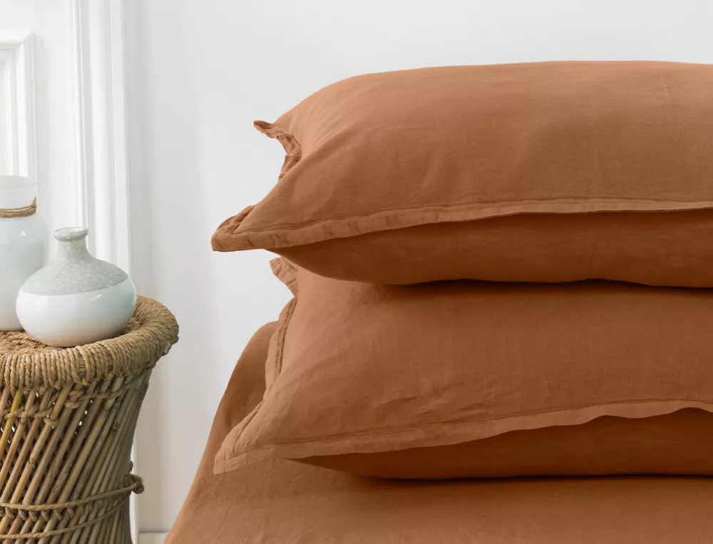 Linge de lit couleur terreuse terracotta