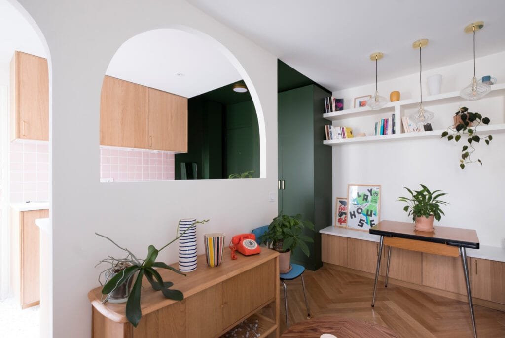 Pièce intermédiaire avec des nuances associés au vert sapin